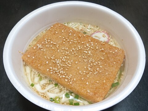 日清のどん兵衛ゴマが美味しいきつねうどん